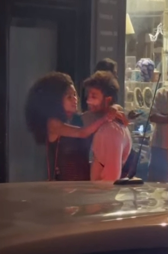 Boşandıqdan 4 ay sonra yeni sevgili tapdı - Foto