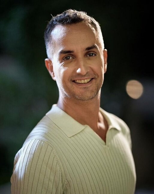 "Camdaki kız"ın aktyoru yeni layihədə - Foto