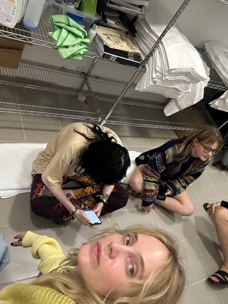 Qlyukoza ailəsi ilə birgə İsraildə sığınacaqda gizlənir - Fotolar