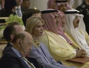 Nazir prezidentin çıxışı zamanı yuxuya gedib - FOTO