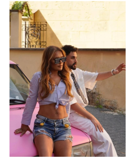 Məşhur müğənni yeni klipindən görüntülər paylaşdı