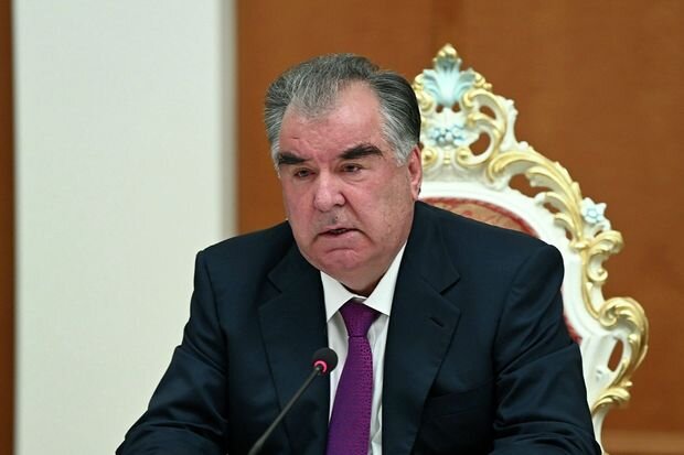 Tacikistan prezidenti sakinləri iki illik ərzaq ehtiyatı toplamağa çağırdı