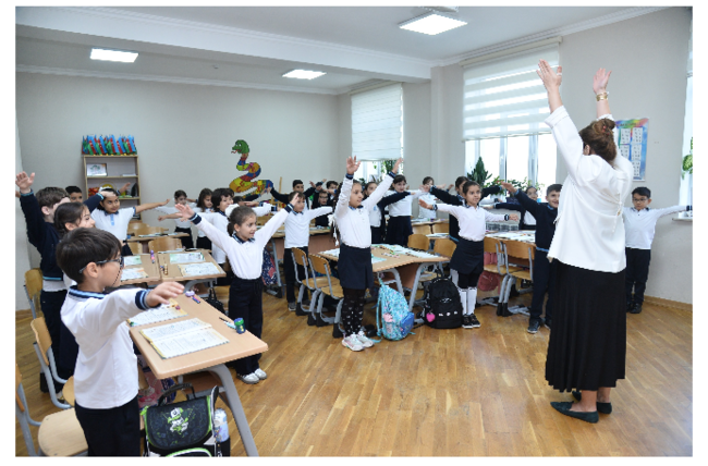 Məktəbli forması - bərabərliyin, nizam-intizamın və sağlam təhsil mühitinin göstəricisi