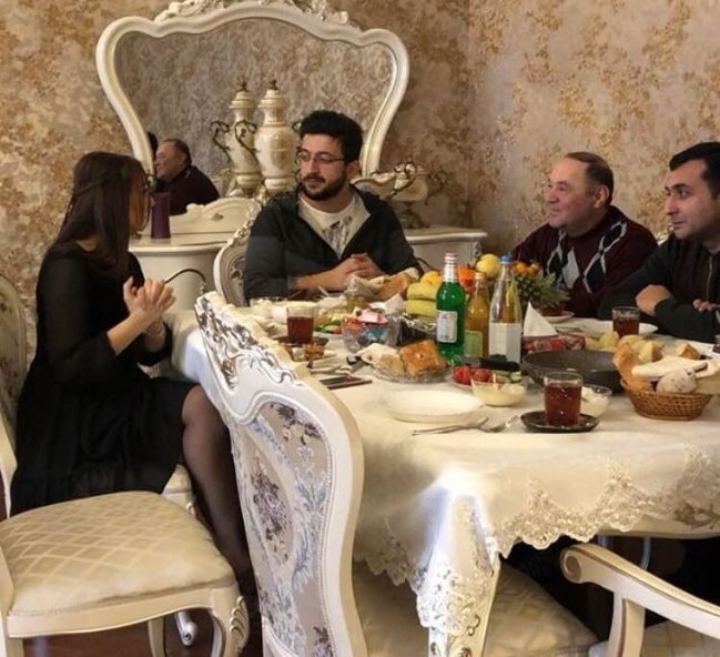 İkinci dəfə evlənən Abbas Bağırovun saray kimi dəbdəbəli villasından görüntülər - VİDEO
