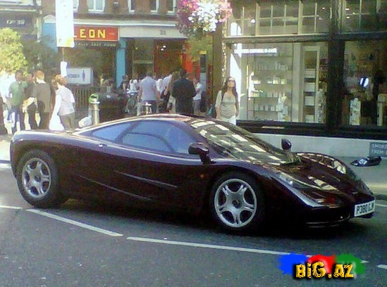 "Mister Bin" yanan maşınını 8 milyona satdı- FOTO