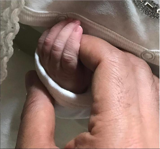 Əmrah qızına bu adı verdi - FOTOLAR