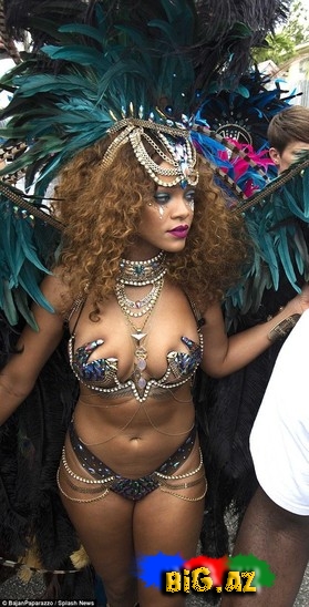 Rihannanın çılğın karnavalı - FOTO