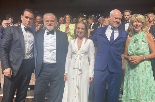 Bu aktyoru 13 dəqiqə ayaqda alqışladılar – FOTO-VİDEO