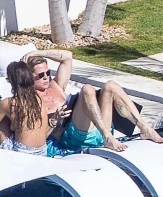 Bred yeni sevgilisi ilə istirahətdə