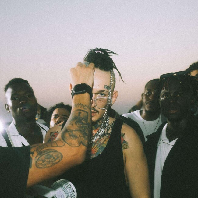 Rus reperin Bakı konsertinə yaş həddi qoyuldu - FOTO