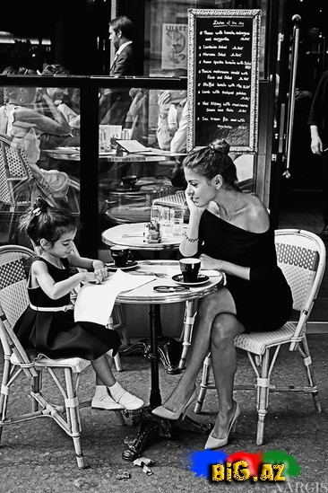 Aida Mahmudova və qızı Parisdən - FOTO