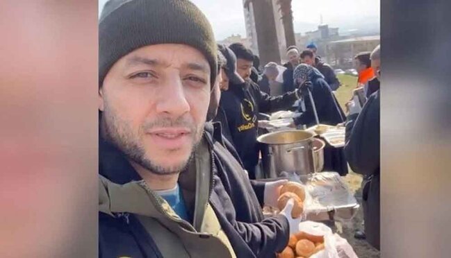 Dünyaca məşhur müğənni Kahramanmaraşa gəlib yemək payladı - FOTO-VİDEO