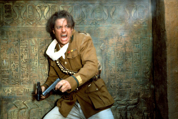 Məşhur aktyor film çəkilişi zamanı ölüm təhlükəsindən danışdı: "Məni az qala boğurdular" - FOTO