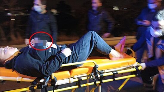 Küçənin ortasında özünü bıçaqlayan gənc qız görənləri ŞOK ETDİ