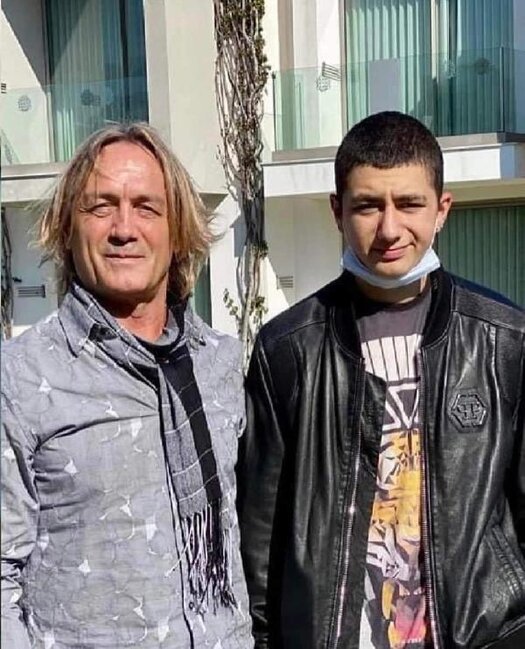 Keçmiş partiya sədrinin 19 yaşlı oğlu eyvanda idman edərkən qəfil öldü - FOTO