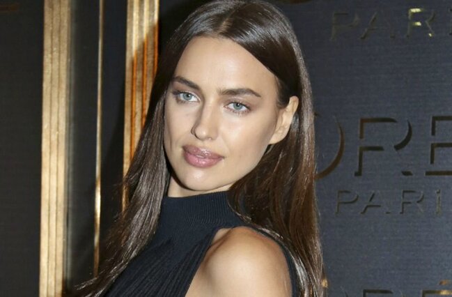 Məşhur model uşaqlıq fotolarını paylaşdı