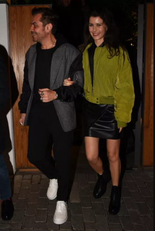 Tanınmış cütlük paparazzilərə yaxalandı - FOTO