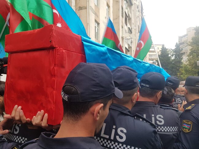 Polis Xəzər Zamanov dəfn olundu - Fotolar