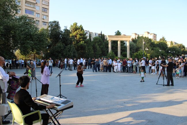 Paytaxtda yenə axşam konsertləri təşkil edildi - Fotolar