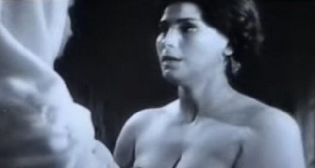 Aktrisa Samoxinaning erotik fotosuratlari