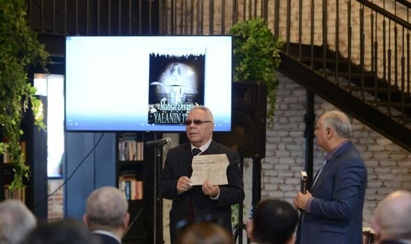 "Məhşər divanı: Yalanın 17 anı": Fəlsəfə doktoru sənədli romanının təqdimatını keçirdi - FOTO