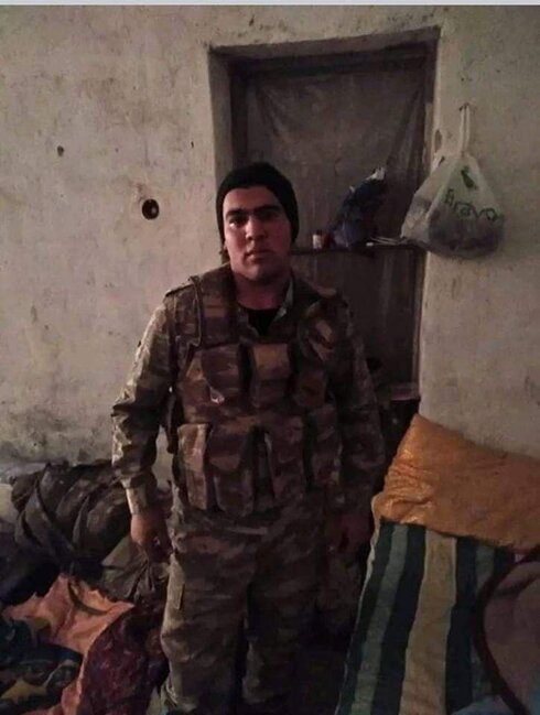 Özünü polis şöbəsinin qabağında yandıran oğlan öldü - FOTO