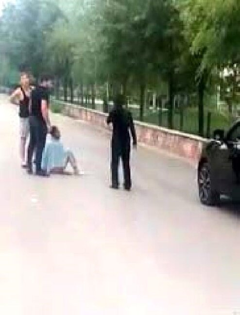 Ailəsi evlənməyə icazə vermədi, sevgilisinin üstünə benzin töküb diri-diri yandırdı - FOTOLAR