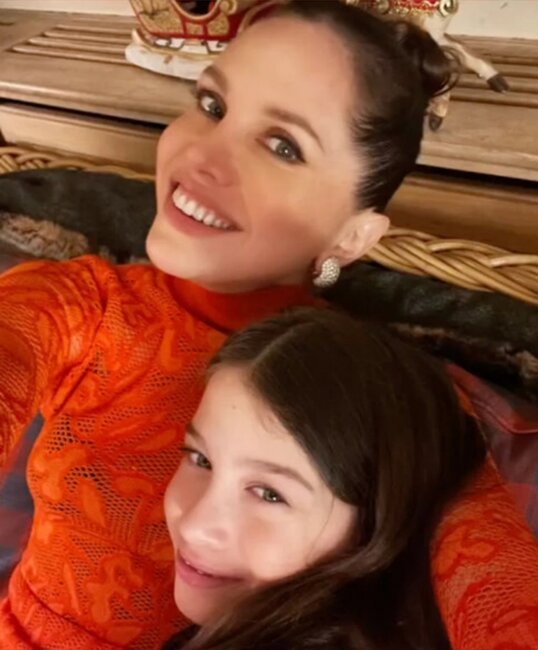 Abramoviçin 9 yaşlı qızı - FOTO