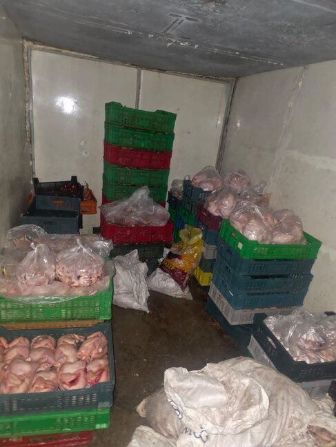 Toyuq ətini bu şəraitdə istehsal edirlərmiş - Video