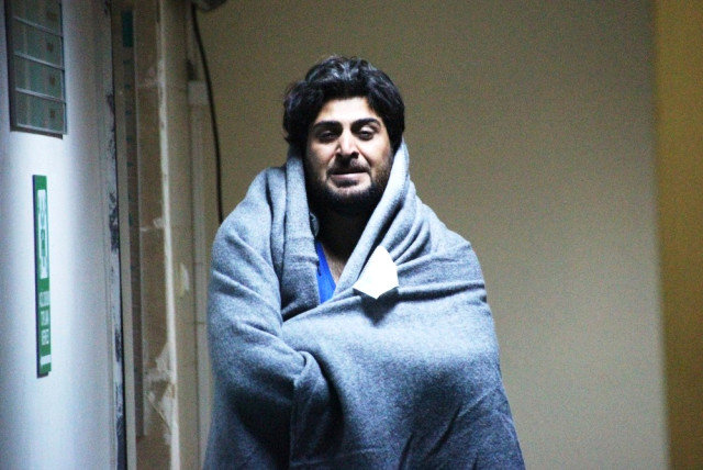 Həyat yoldaşını itirən kişi hər kəsi göz yaşına boğdu: Morqun qarşısında... - FOTOLAR