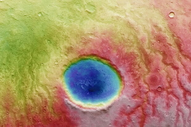 Marsda insan gözünə bənzəyən kraterin görüntüsü çəkilib - FOTO