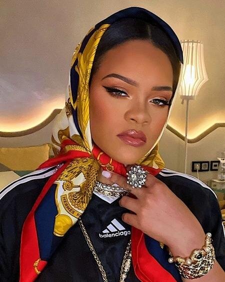 Rihannanın müzakirələrə səbəb olan obrazı - FOTOLAR