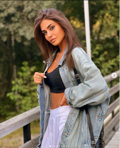 "Seçim sizdə" - Anası Pervinin FOTOlarını BELƏ ÇƏKDİ