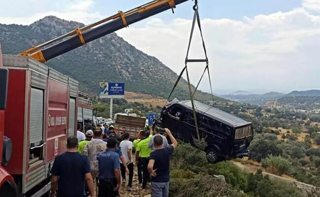 Tatlısəsin övladları qəza yerinə qaçdı - FOTOLAR
