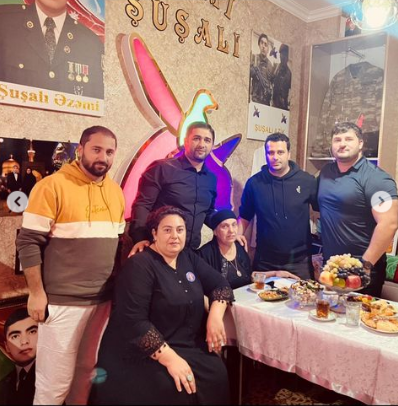 ABŞ-da yaşayan repçimiz 6 il sonra Vətənə döndü və onunla görüşmək istəyən ŞƏHİDİ ZİYARƏT ETDİ - FOTOLAR