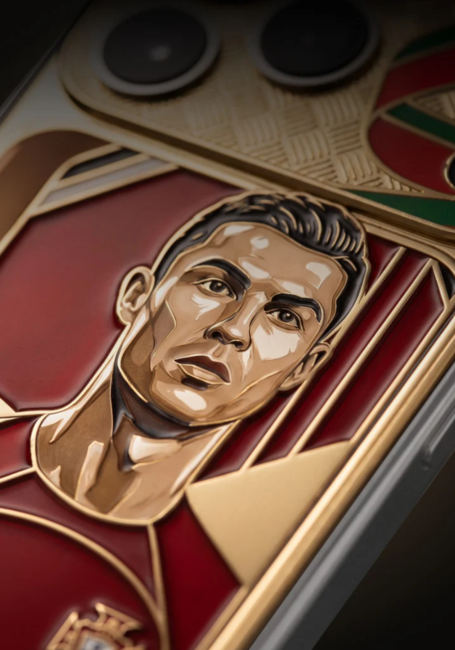 Messi və Ronaldoya həsr olunan qızıl telefonlar təqdim edildi - Fotolar