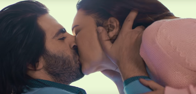 Oksana ilə Elşad Xosenin ehtiraslı öpüşmə səhnələri yayıldı (+18 VİDEO)