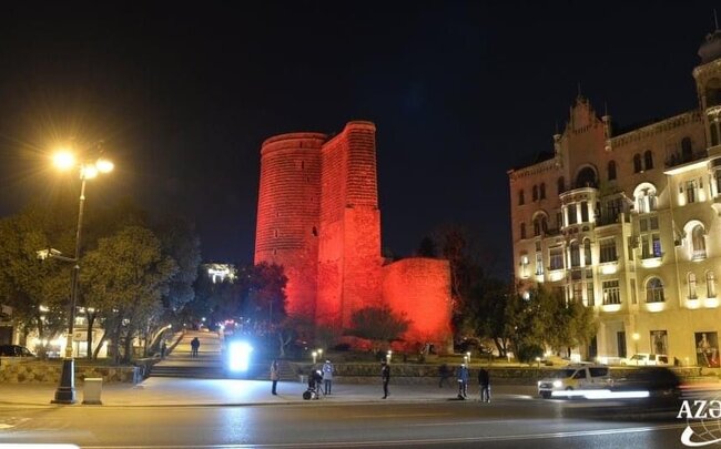 Bu tarixdə Bakının məşhur tikililəri qırmızı rəngdə olacaq - FOTO