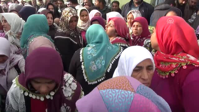 Faciəvi şəkildə ölən gənc qızın tabutunu gəlinliyə bürüdülər - Ürəkparçalayan FOTOLAR