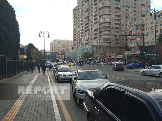 Bakıda yaşayış binasında güclü partlayış olub, ölən var - YENİLƏNİB
