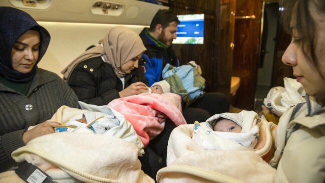 İlk təyyarə səfərləri ata-anasız keçdi... - FOTOLAR