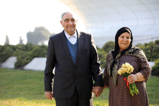 Xoşqədəm valideynlərinin evlilik ildönümünü qeyd etdi