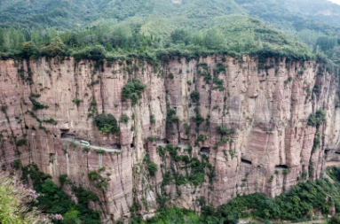 Burdan keçmək cəsarət istəyir - Dünyanın ən təhlükəli yolu (FOTO)