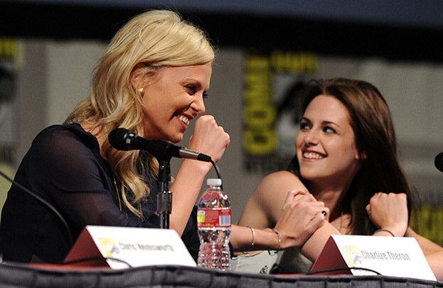 Ən yaxın dosta çevrilən ulduzlar - FOTO