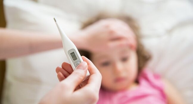 Baş pediatrdan valideynlərə XƏBƏRDARLIQ: öskürək, yüksək qızdırma, boğaz ağrısı...