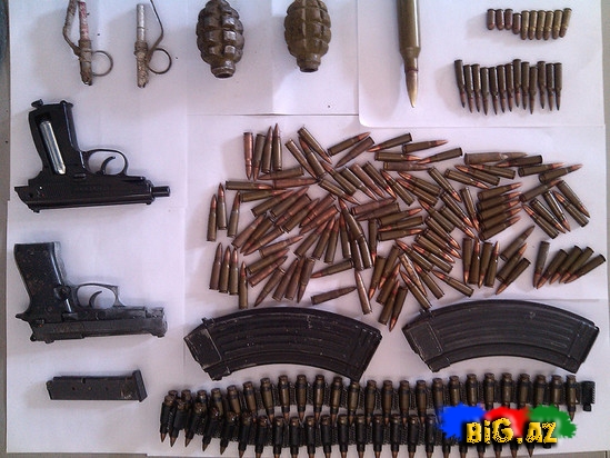 Zibillərin içindən 10 növ silah-sursat tapıldı-Bakıda - FOTO