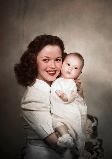 Gənc yaşlarında ana olan 17 ulduz - FOTO