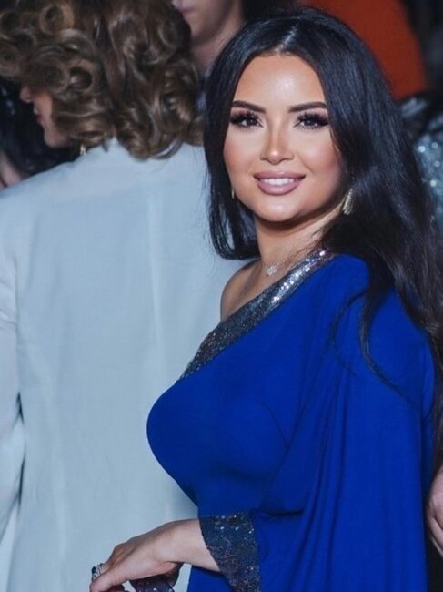 "Ürəyin qırılmağa başlasa da, gülümsə..." - Aysel