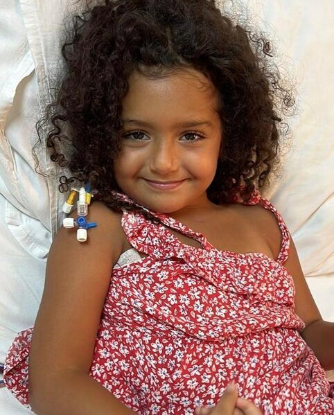 Məşhur azərbaycanlı aktyorun qızı ürəyindən əməliyyat oldu - FOTO