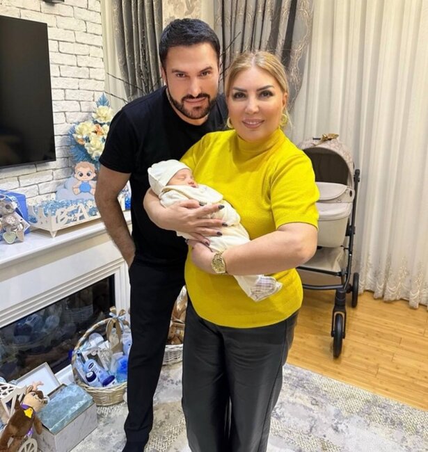 Nadir xanımı və yeni doğulan nəvəsi ilə - Foto